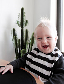 Ruokalappu, pehmeä, Baby Wallaby, valko-musta raita