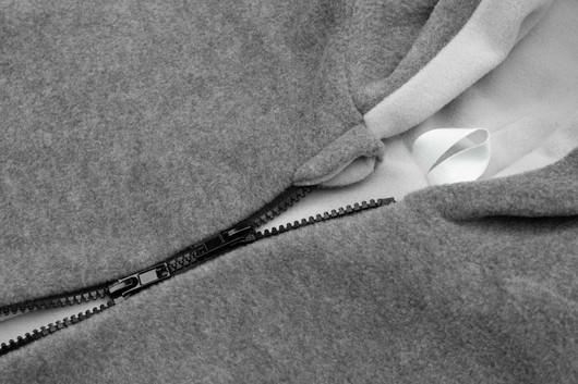Sensillo -poncho / viitta auton turvaistuimeen, fleece, harmaa, 0+