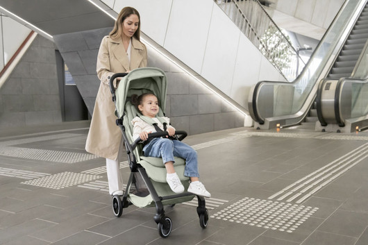 Britax FLYLITE -matkaratas, mukiteline, istuinpehmuste, kuljetuskassi