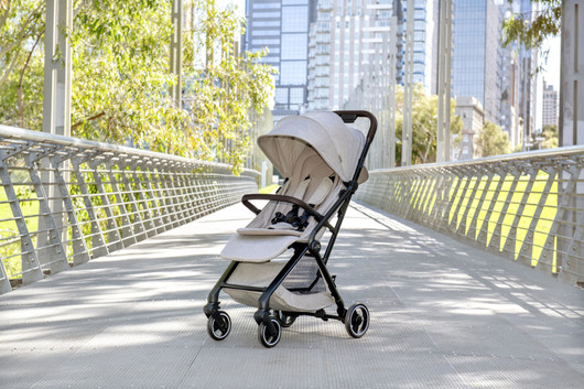 Britax FLYLITE -matkaratas, mukiteline, istuinpehmuste, kuljetuskassi