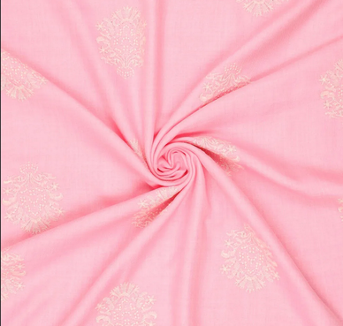 Brodeerattu kuvio, vaaleanpunainen