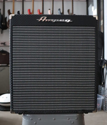 Ampeg RB-110 Bassokombo (käytetty)