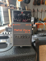 Boss MT-2 Metal Zone säröpedaali (käytetty)