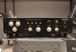 Boss WAZA Tube Amp Expander (käytetty)