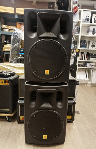 2kpl The box PA302P passiivikaiuttimet (käytetty)