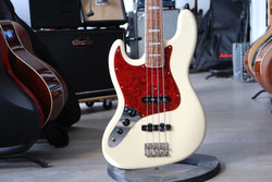 ESP Edwards E-JB-130ALR MH Vintage White Vasenkätinen basso (käytetty)