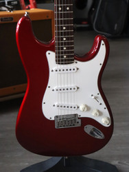 Fender Stratocaster American Standard 1995 + kova laukku (käytetty)