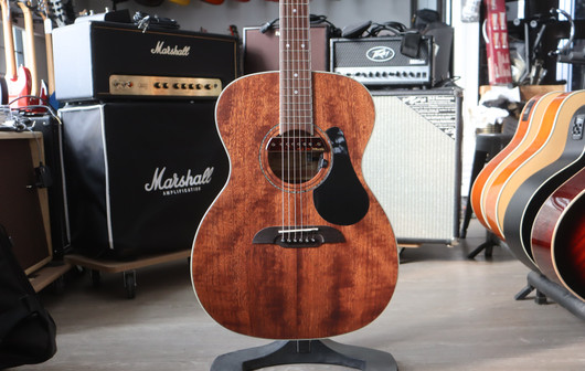 Framus Legacy Series FF 14 M elektroakustinen kitara (käytetty)