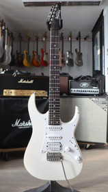 Ibanez GRG140-WH sähkökitara (käytetty)