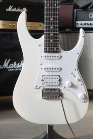 Ibanez GRG140-WH sähkökitara (käytetty)