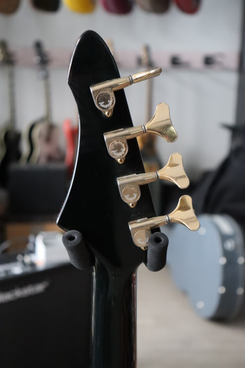 Aria RSB DeLuxe 1984 - Black/Gold sähköbasso + gig bag (käytetty)