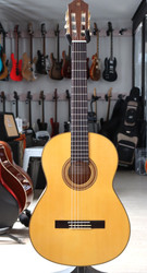 YAMAHA CG182SF Flamenco- kitara (käytetty)