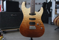 Jet Guitars Elite JS-45 Fireburst Flame w/ Gig Bag (käytetty)