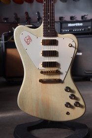 Gibson Firebird Non Reverse Custom Shop 2000 sähkökitara (käytetty)
