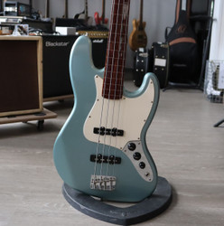 Fender Jazz Bass Mexico 2001 fretless + gig bag (used)