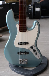 Fender Jazz Bass Mexico 2001 fretless + gig bag (used)