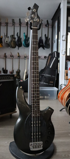 Music Man Bongo 4 HH Graphite Pearl sähköbasso (käytetty)