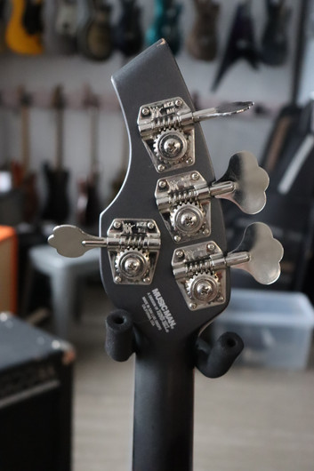 Music Man Bongo 4 HH Graphite Pearl sähköbasso (käytetty)