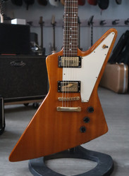  2004 Epiphone Explorer sähkökitara + Gator kova laukku (käytetty)