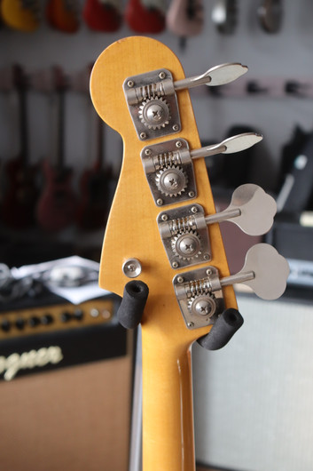 Fender Jazz Bass Japan sähköbasso (käytetty)
