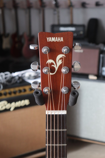 Yamaha FG 412 VS teräskielinen akustinen kitara (käytetty)