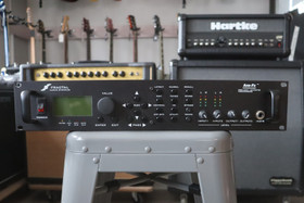 Fractal Audio Axe-FX Standard etuvahvistin ja prosessori (käytetty)