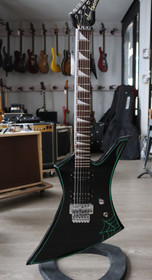 Jackson KE3 Kelly Pro Series Japan sähkökitara+ gig bag (käytetty)