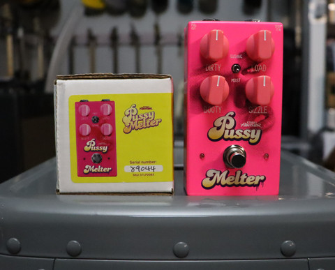 Steel Panther's P-Melter Distortion pedaali (käytetty)