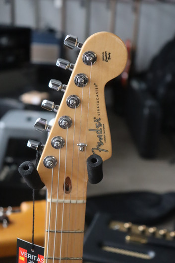 Fender American Pro Stratocaster MN 3TS 2019 (käytetty)