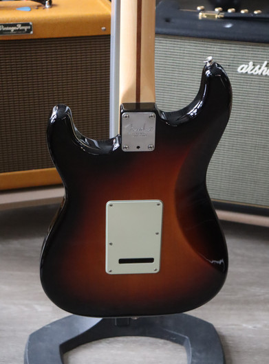 Fender American Pro Stratocaster MN 3TS 2019 (käytetty)