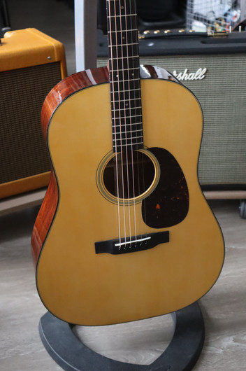 Martin Custom Shop D18S 2022 elektroakustinen kitara + case (käytetty)