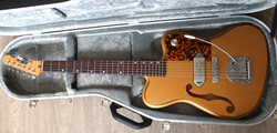 Vuorensaku Guitars T.Family Gold Dagger 2022 (käytetty)