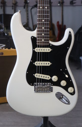 Fender American Performer Stratocaster 2019 + kova laukku (käytetty)