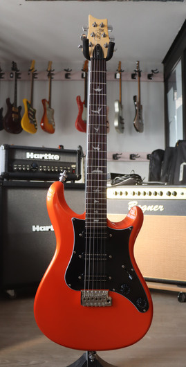 PRS SE NF3 Metallic Orange 2024 sähkökitara + gig bag (käytetty)