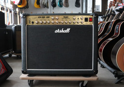 Marshall JCM 2000 60W TSL601 Combo (käytetty)