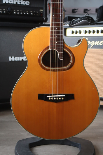 Ibanez Ragtime R400 Vintage teräskielinen akustinen + kova laukku