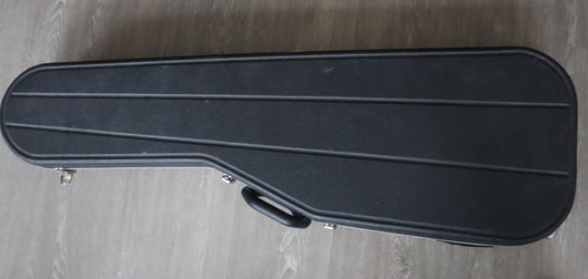 Kova laukku Hiscox sähköbassolle (käytetty)