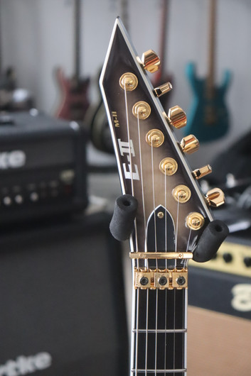 ESP E-II M-II QM Black Natural Burst sähkökitara 2022 (käytetty)