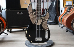 Finnish Guitar Works Matti Nevalainen Snaker Precision Bass(käytetty) 