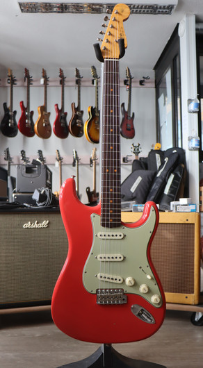 Fender Custom Shop LTD 63 Stratocaster Aged Fiesta Red 2024 (käytetty)