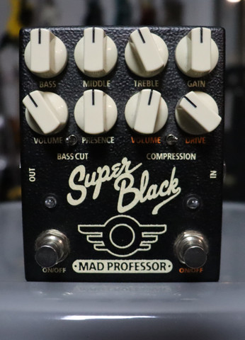 Mad Professor Super Black etuvahvistin kitaralle (käytetty)