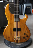 Aria Pro II SB-1000B 2008 sähköbasso + kova laukku (käytetty)