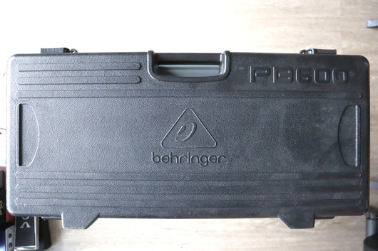 Behringer PB600 Pedaalilauta virtalähteellä (käytetty)
