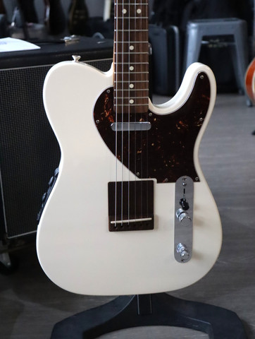 2011 Fender Acoustasonic Telecaster + gig bag (käytetty)