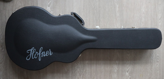 Höfner Verythin Bass-HCT-500/7 SB + kova laukku (käytetty)