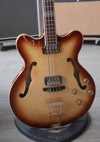 Höfner Verythin Bass-HCT-500/7 SB + kova laukku (käytetty)