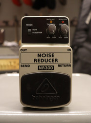 Behringer NR300 Noise Reducer efektipedaali (käytetty)