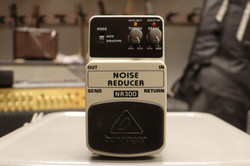 Behringer NR300 Noise Reducer efektipedaali (käytetty)