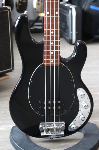 Music Man StingRay 3 EQ H Black 1999 basso (käytetty)