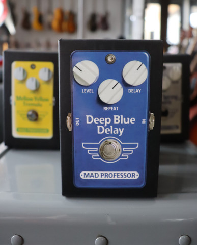 Mad Professor Deep Blue Delay - Guitar Store